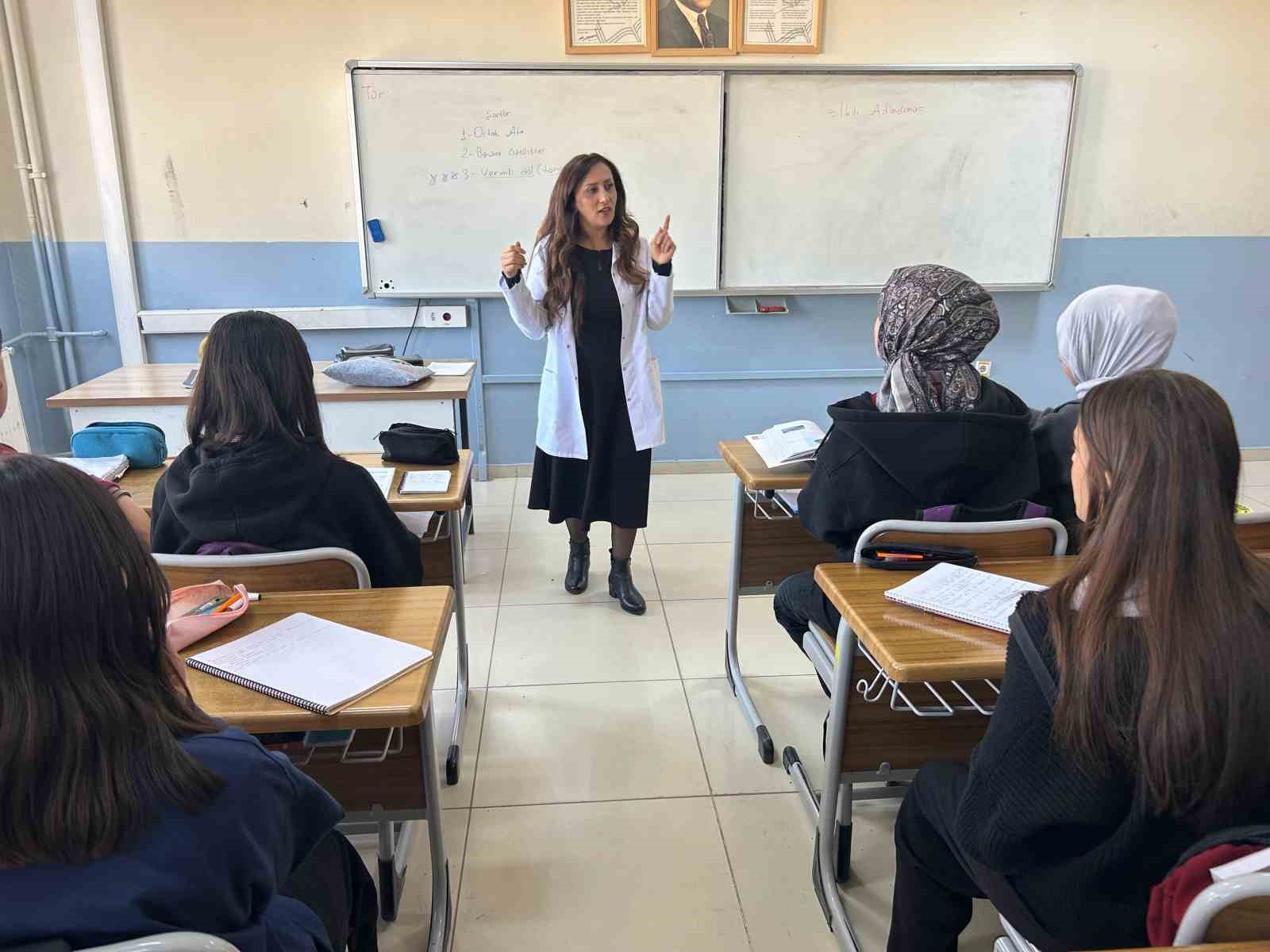 koreceyi kendi cabasiyla ogrenen vanli ogretmen ogrencilerine ilham oluyor 1 MfHRPYIb