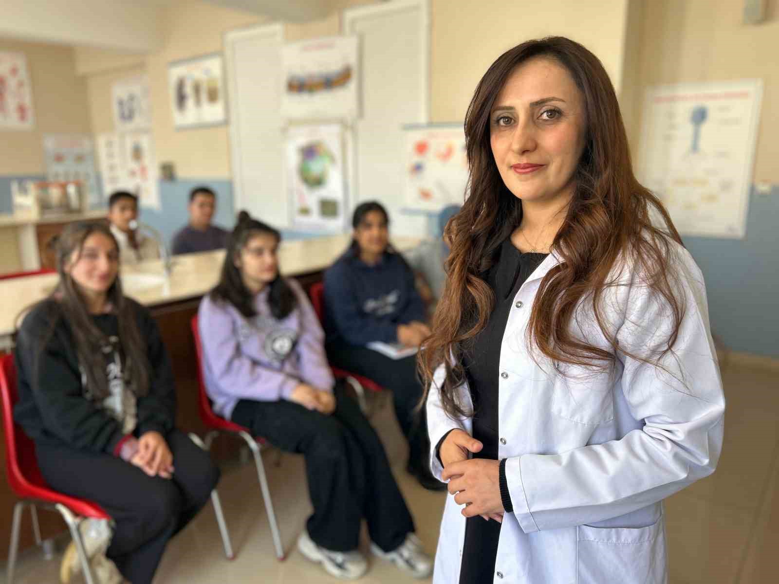 koreceyi kendi cabasiyla ogrenen vanli ogretmen ogrencilerine ilham oluyor 2 OPsZwPcm