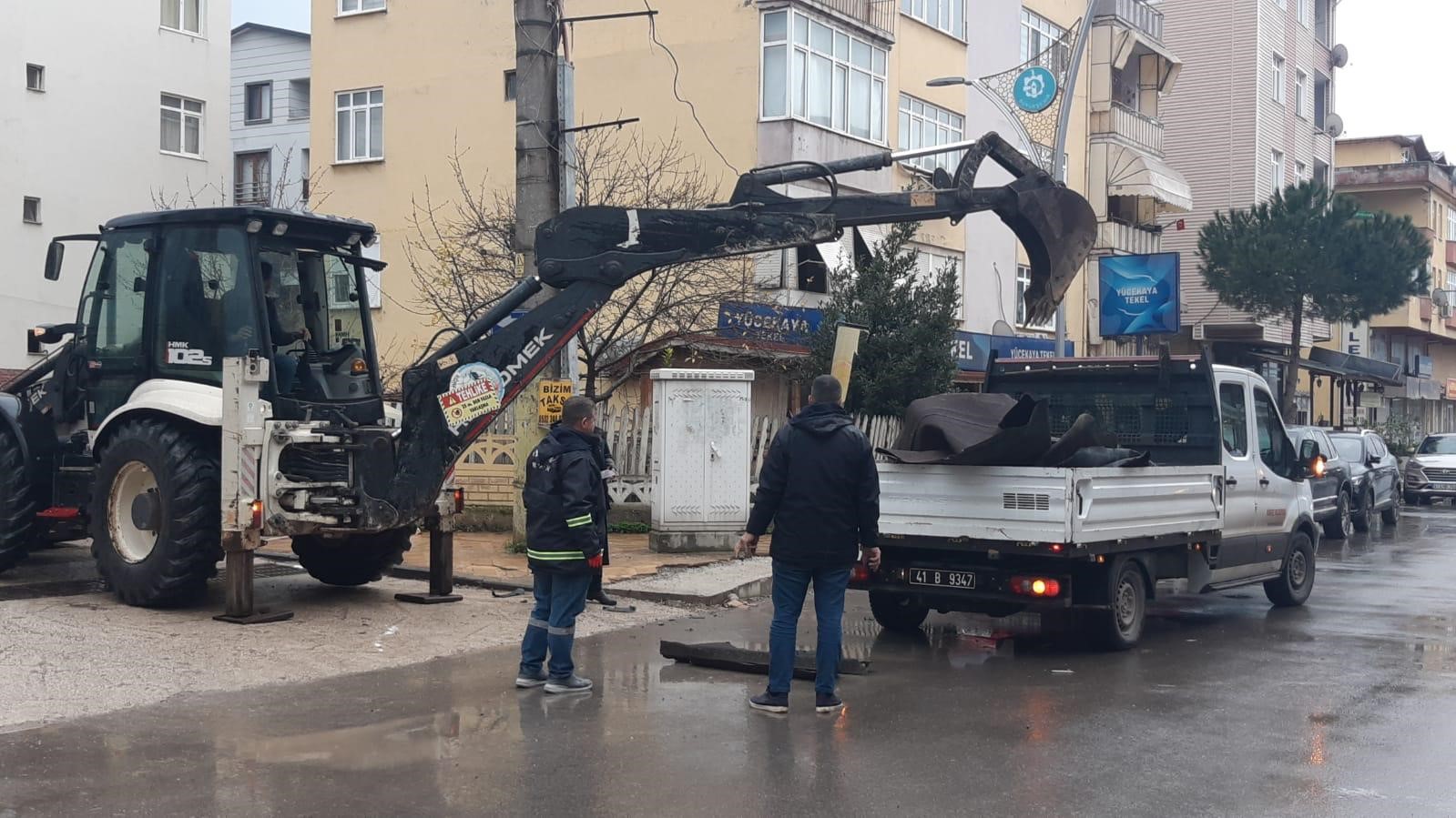 korfezde siddetli firtinada catilar uctu araclar hasar gordu 1