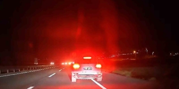 korku-dolu-anlar-kamerada-bir-ailenin-can-guvenligini-tehlikeye-atan-trafik-magandasi-yakalandi-I6hLZd5Z.jpg