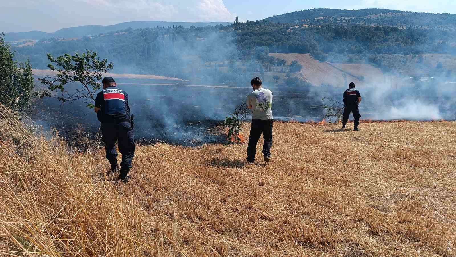 korkutan aniz yangini havadan ve karadan mudahaleyle kontrol altina alindi 3 JmZ7nKHf
