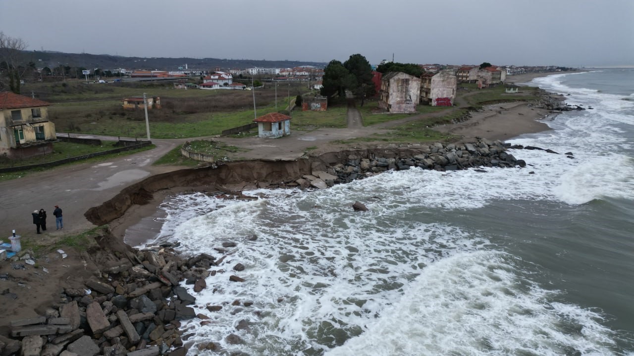 korkutan kiyi erozyonu deniz 50 metre iceri girdi 2 dgiYi95C