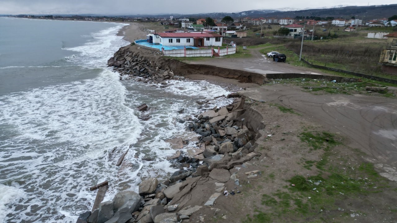 korkutan kiyi erozyonu deniz 50 metre iceri girdi 4