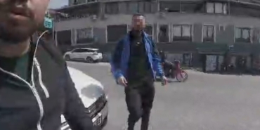 korna-caldi-darp-edildi-trafik-magandalari-kameraya-yansidi-I4d58YD3.jpg