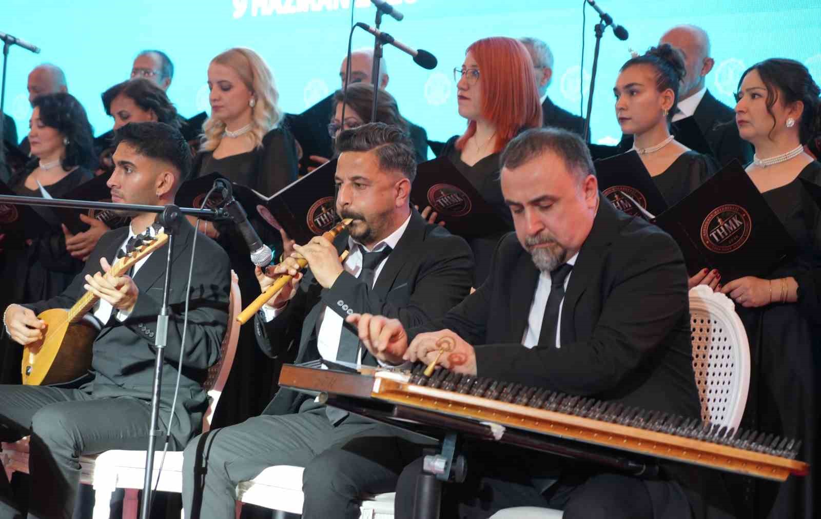 Koro ilk kez sahne aldı, profesyonelleri aratmadı: Anadolu’nun sevilen türküleri seslendirildi 9 koro ilk kez sahne aldi profesyonelleri aratmadi anadolunun sevilen turkuleri seslendirildi 5 BTXuuPyc