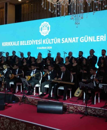 koro-ilk-kez-sahne-aldi-profesyonelleri-aratmadi-anadolunun-sevilen-turkuleri-seslendirildi-wD8aB9nN.jpg
