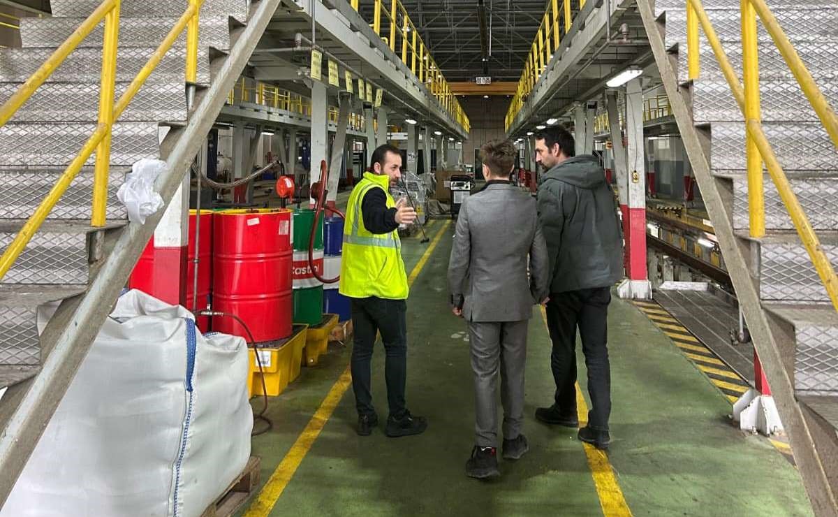 koruma altindaki cocugun soforluk hayali vatmanlikla taclandi 2 j124fM5c