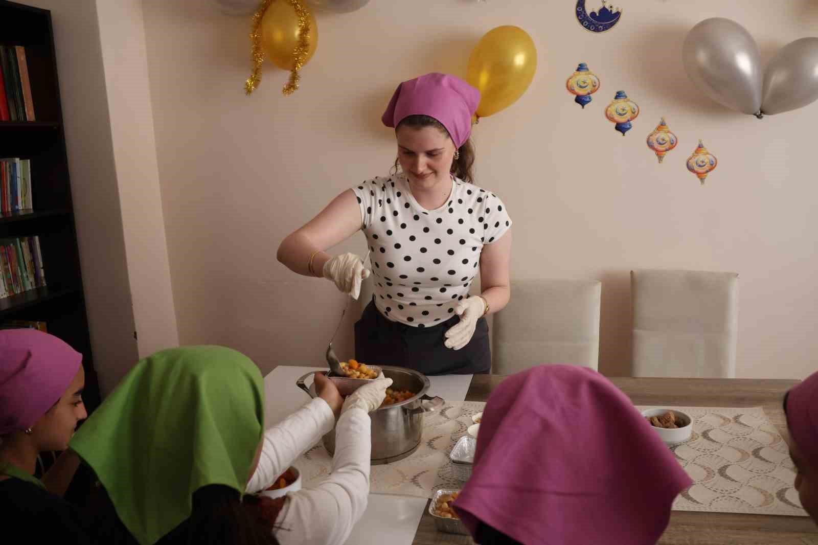 Koruma altındaki çocuklar aşure yaptı 4 koruma altindaki cocuklar asure yapti 0 D5X1A3Wj