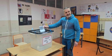 kosova-halki-erken-secimler-icin-sandik-basinda-Qw4r6QcA.jpg