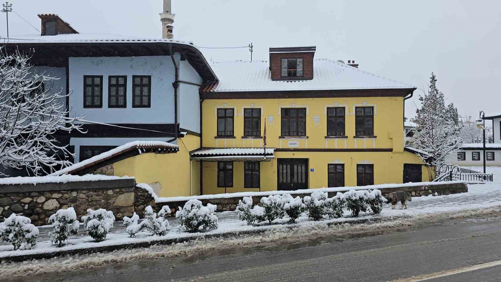 kosovada kar yagisi prizrende kartpostallik goruntuler olusturdu 4