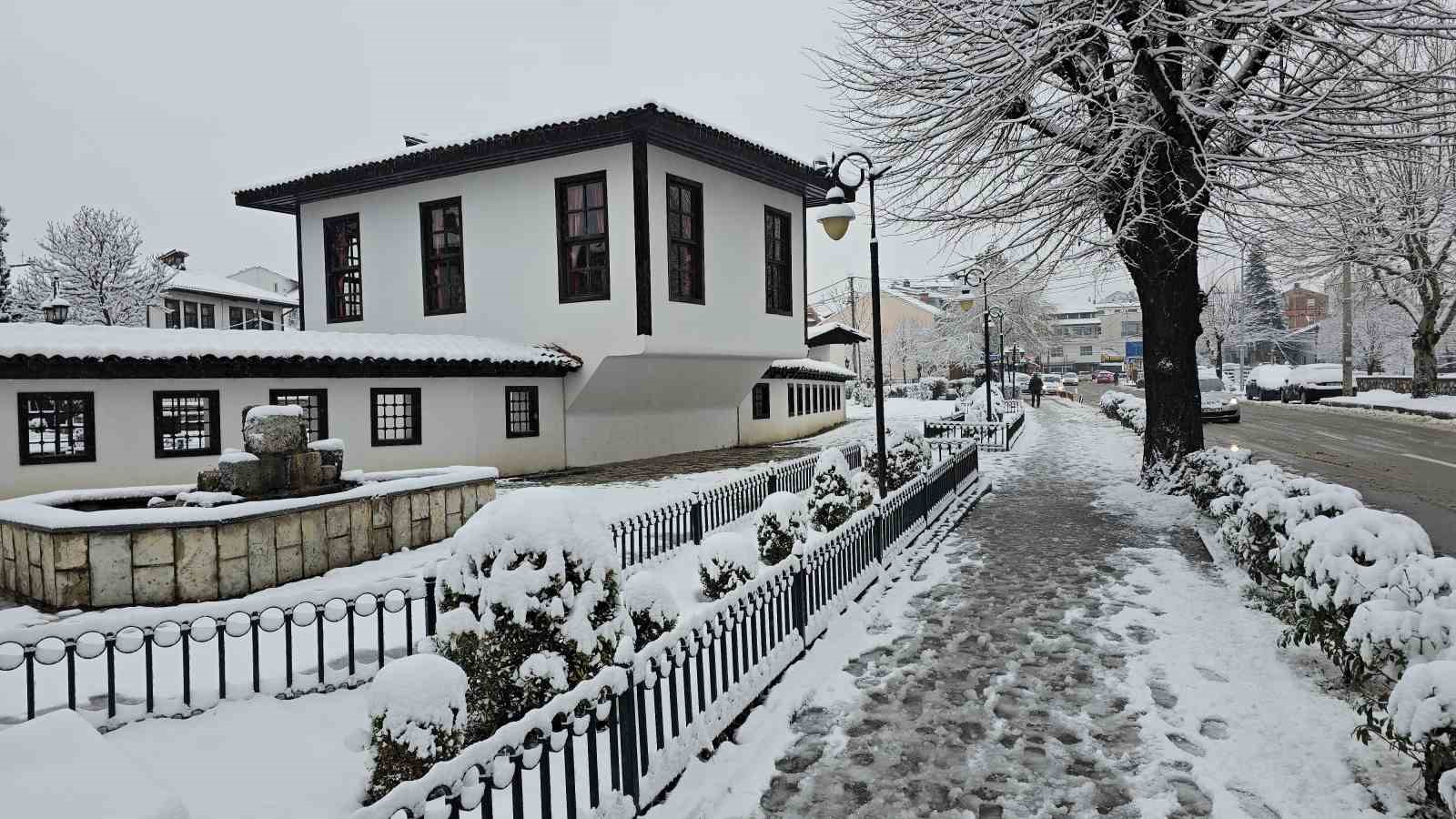 kosovada kar yagisi prizrende kartpostallik goruntuler olusturdu 6 ss7zryuP