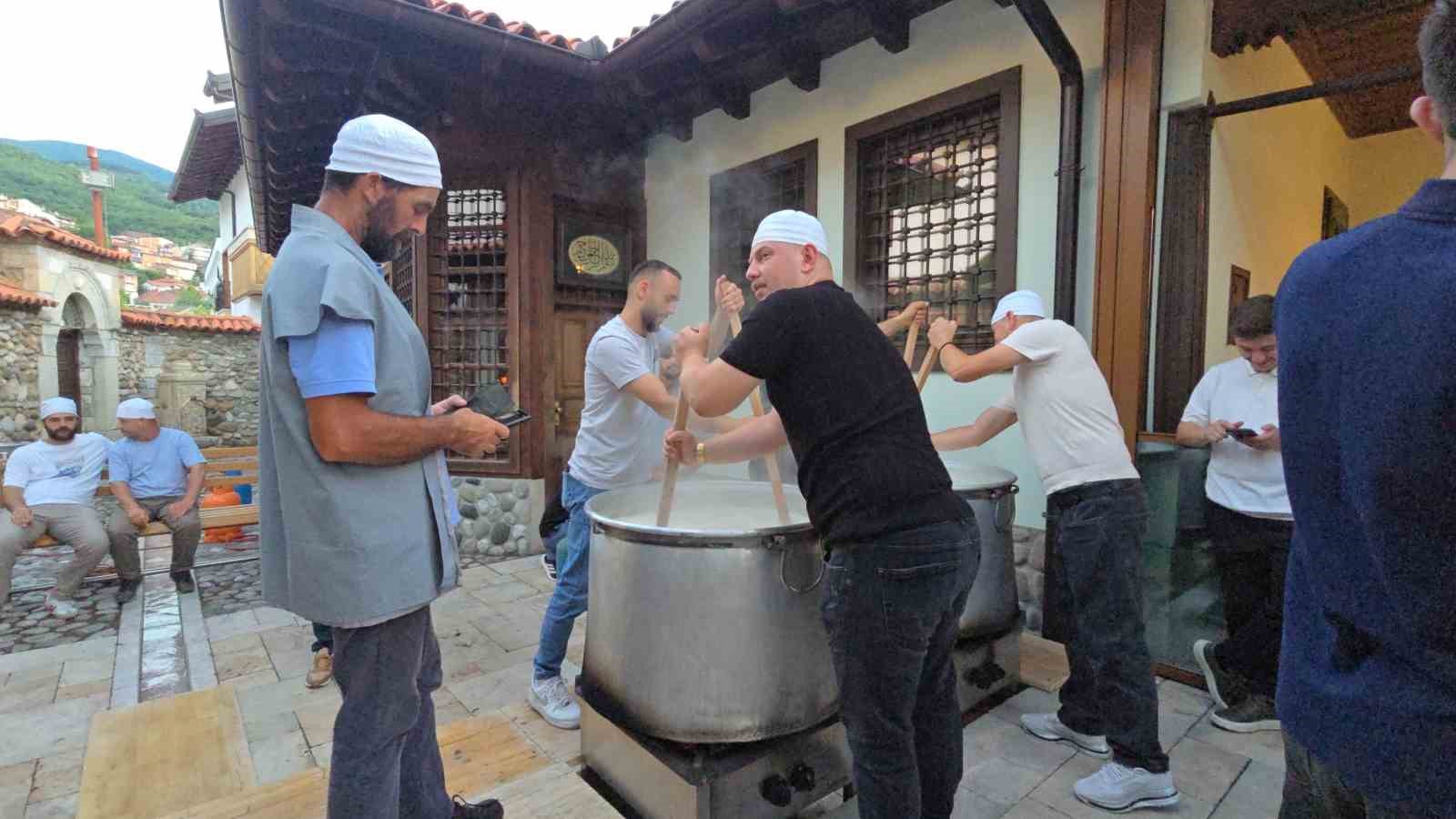 kosovada osmanli mirasi tekkede asure kazanlari kaynatildi 0