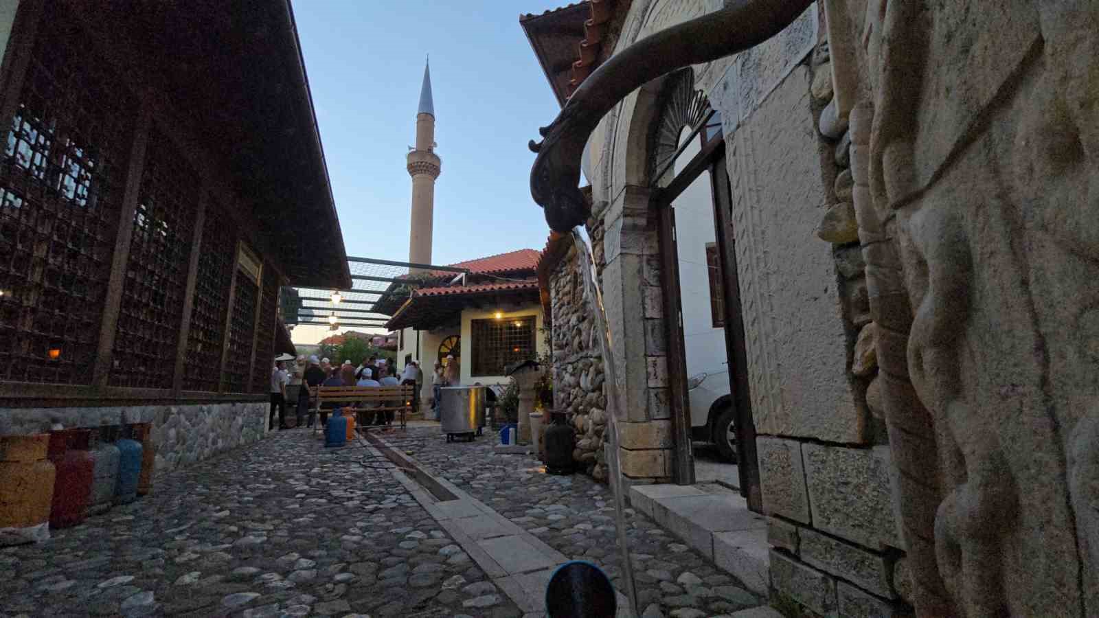kosovada osmanli mirasi tekkede asure kazanlari kaynatildi 6 XIuKrdK1