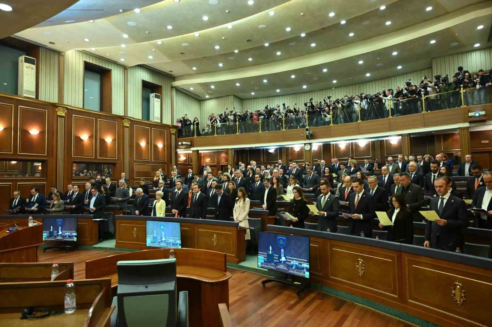 kosovada yeni hukumete ilk kez turk basbakan yardimcisi 0 2aiATJFU