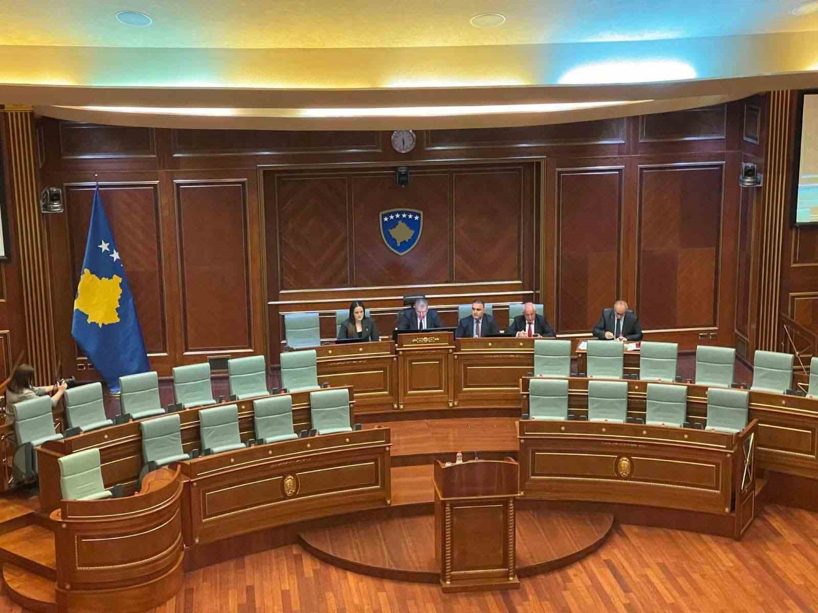 kosovada yeni hukumete ilk kez turk basbakan yardimcisi 2 QmSLMSe8