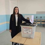 kosovadaki-genel-secimlerde-basbakan-kurtinin-partisi-yuzde-4713-oyla-birinci-oldu-vHzp9UCQ.jpg