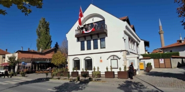 kosovali-102-kadin-turkiye-cumhuriyetinin-kurulusunun-102-yildonumu-icin-bayrak-ordu-U9LC8ZTX.jpg