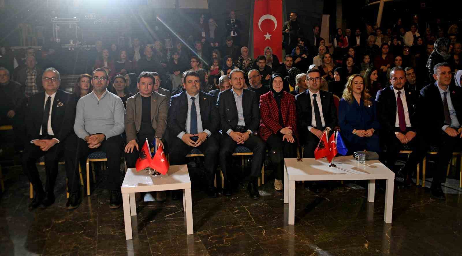 kosovanin bagimsizligi osmangazide coskuyla kutlandi 2