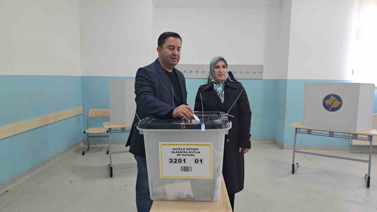kosovanin tek turk belediyesi mamusada abdulhadi krasnic yeniden secimi kazandi 1 6Rldp36B