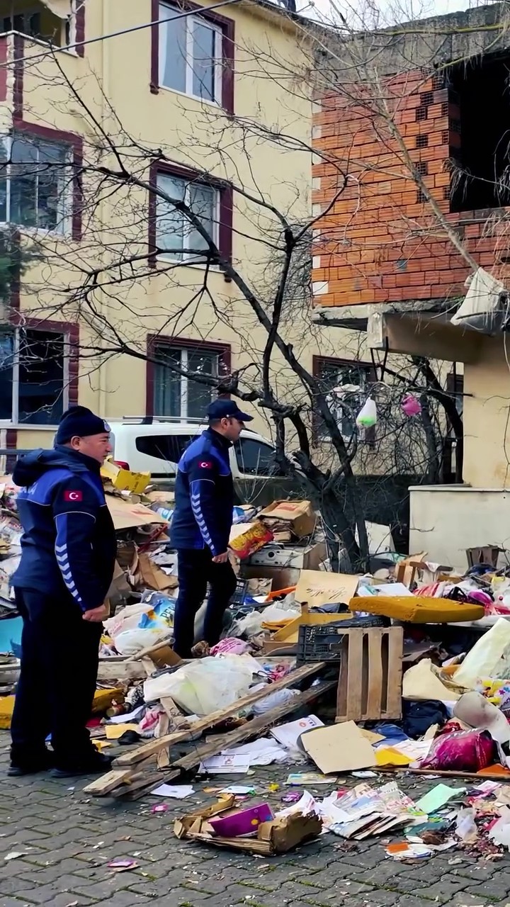 kotu koku ihbariyla gidilen evden 30 ton cop cikti 3