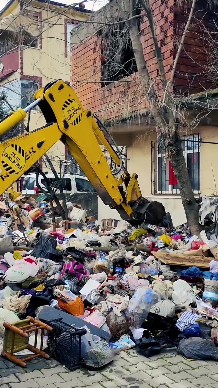 kotu koku ihbariyla gidilen evden 30 ton cop cikti 4