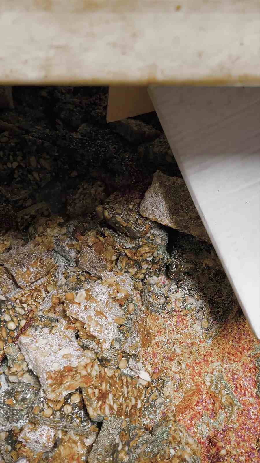 kotu koku uzerine girilen evde mide bulandiran sartlarda lokum ve cezerye uretildigi ortaya cikti aVWVsrz9