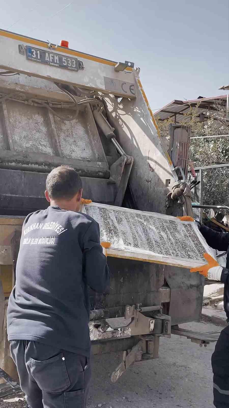 kotu koku uzerine girilen evde mide bulandiran sartlarda lokum ve cezerye uretildigi ortaya cikti uJhtJUZ5