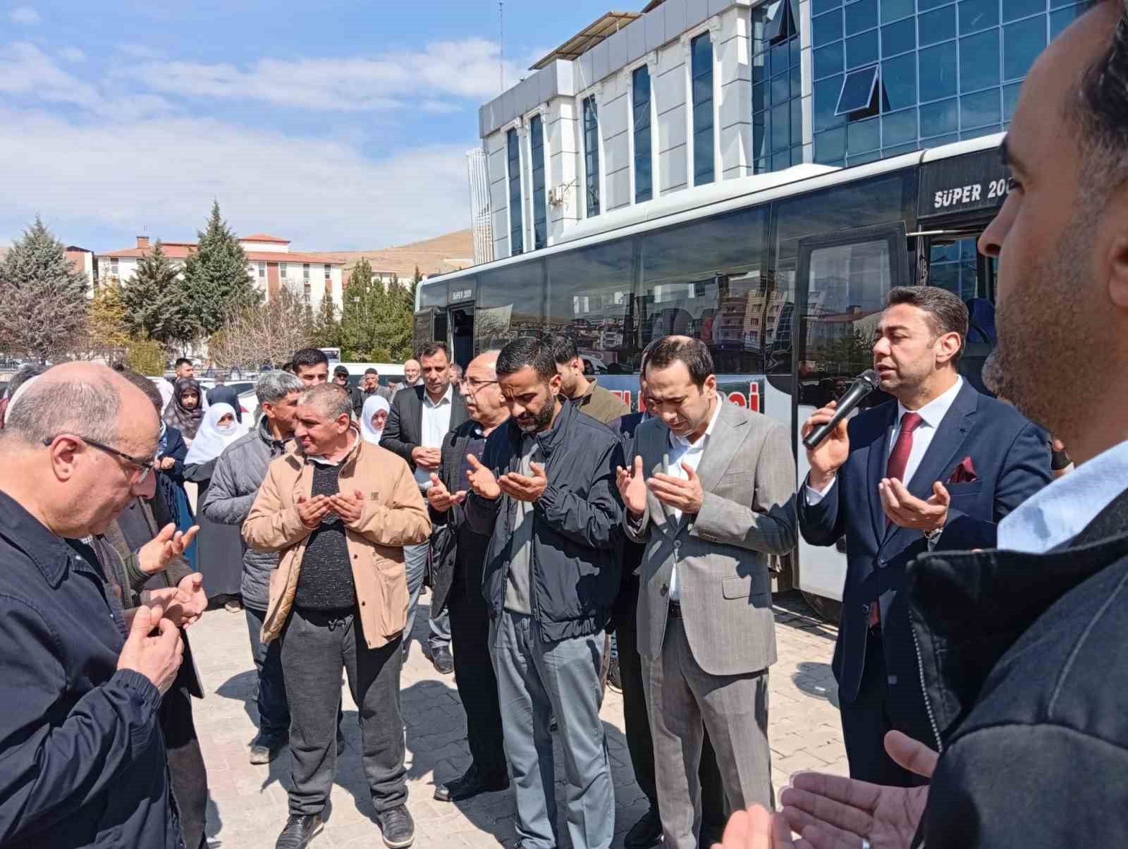 kovancilarda umre kafilesi dualarla ugurlandi 2 FIeb5d4S