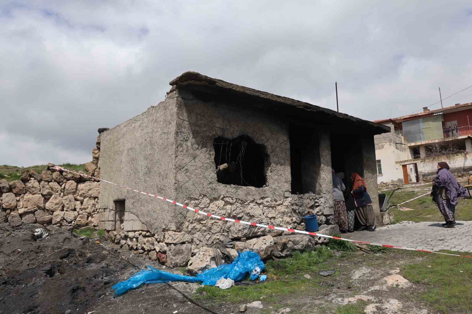 koy firinin tavani coktu 1 kisi hayatini kaybetti 2 6rmeJjbu