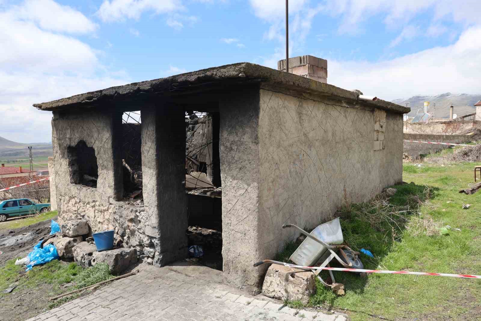 koy firinin tavani coktu 1 kisi hayatini kaybetti 4 ZypHViOn