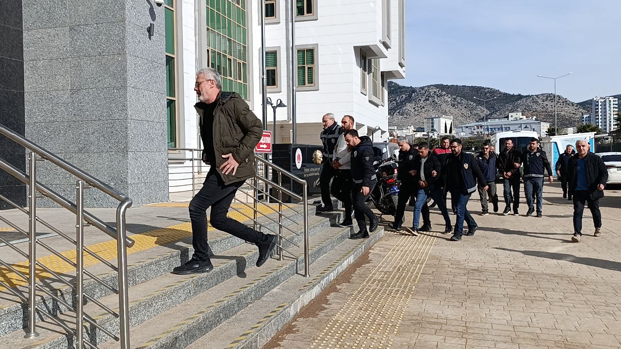 koy kusatildi katiller ile onlara yardim edenler yakalandi 4 supheli adliyeye sevk edildi 1