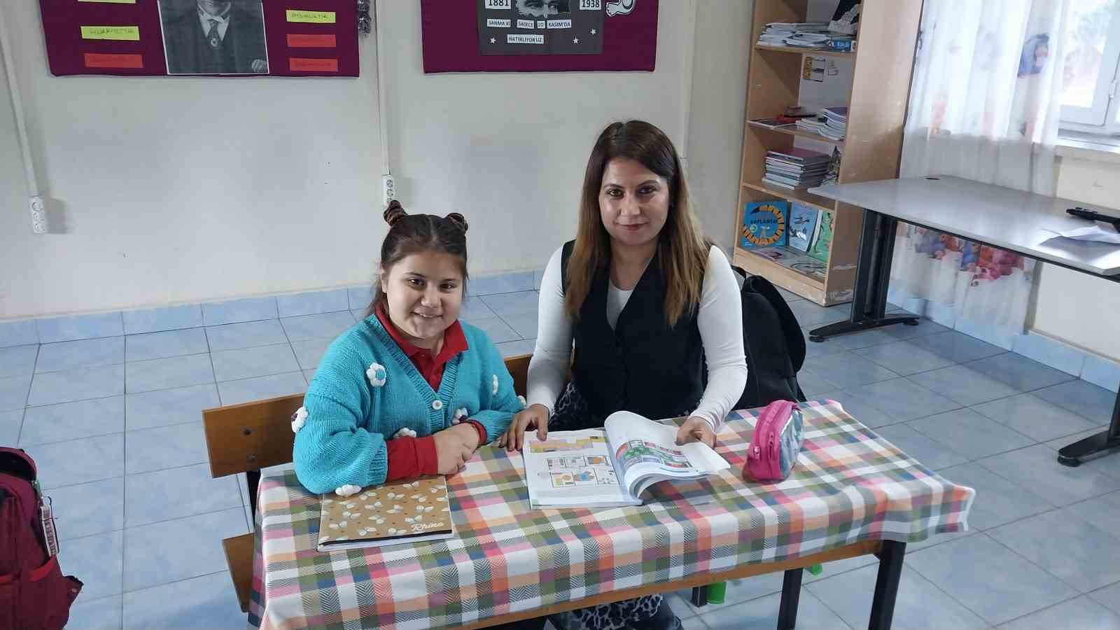 koy okulu 2 ogrenci icin acik ogrenciler karnelerini aldi 6