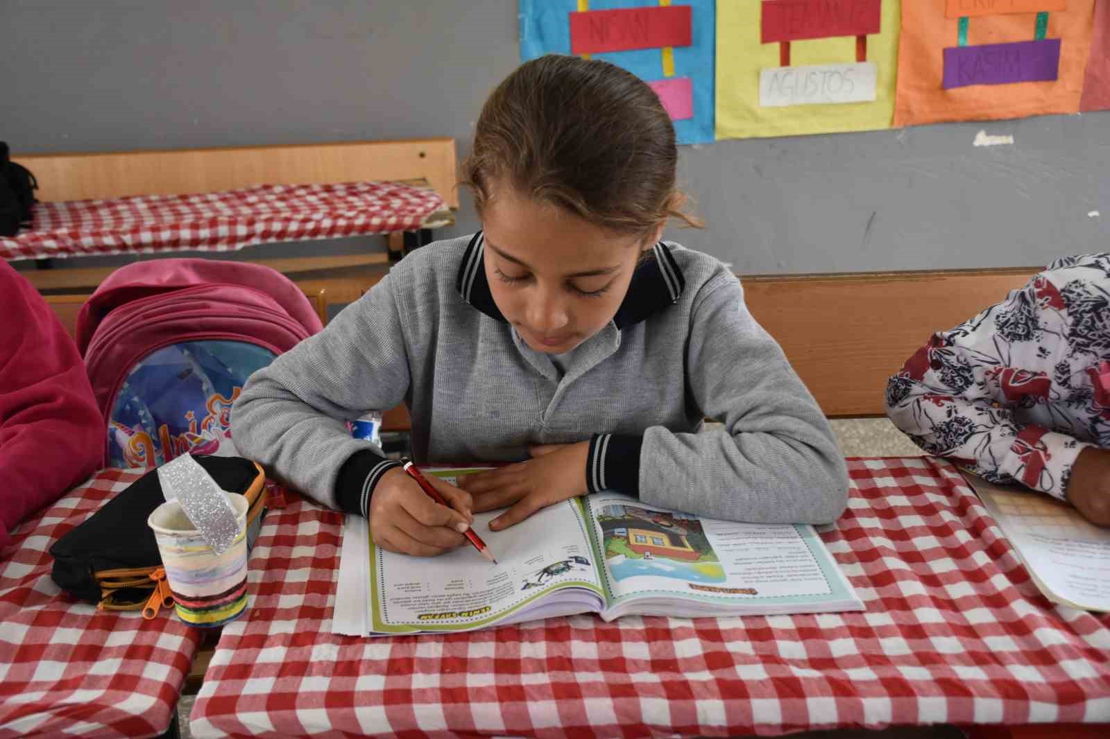koy okulunda 4 ogrencisini gelecege hazirliyor 2 gsZrdOJ2