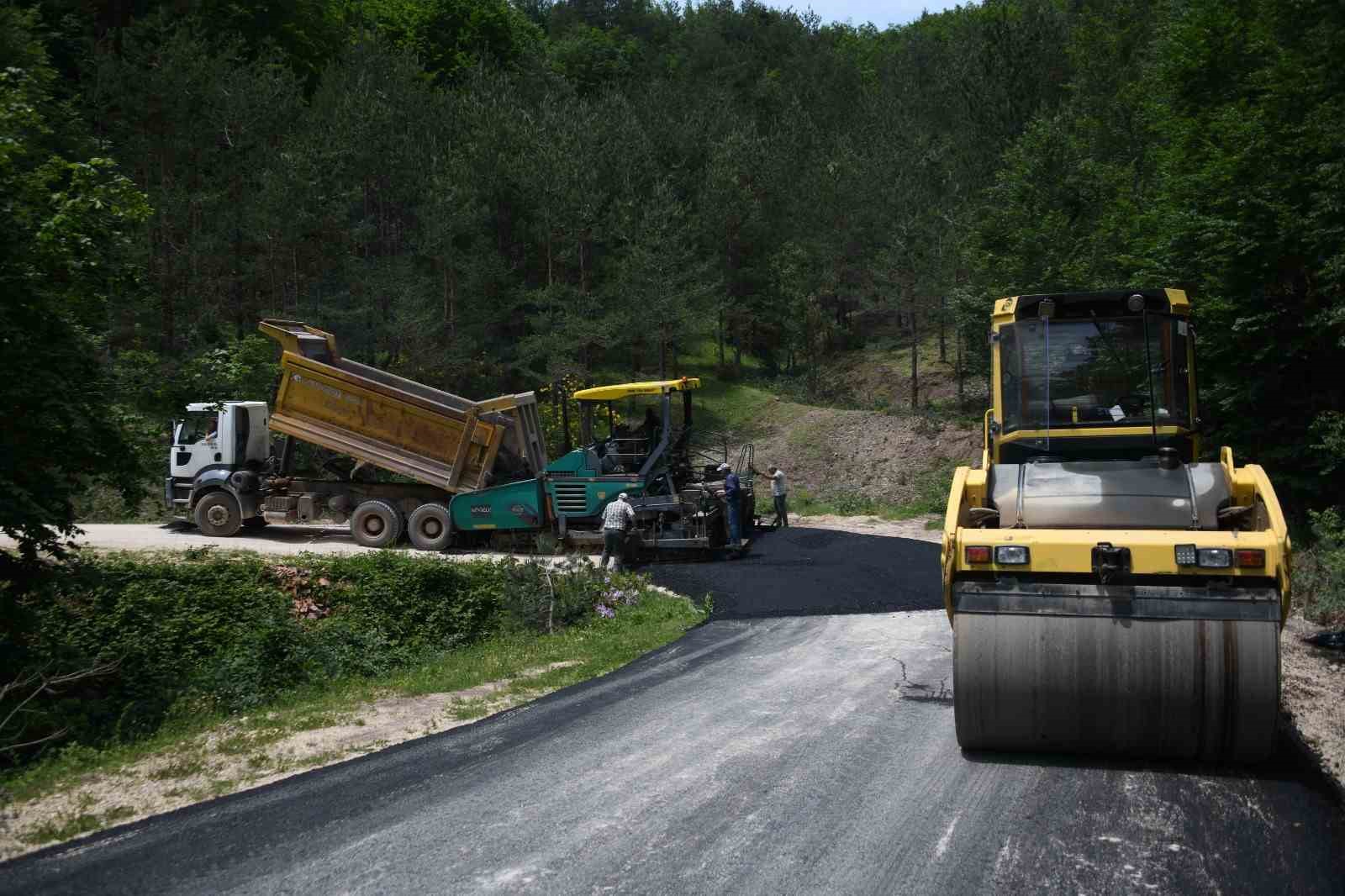 Köy yolları asfaltlanan vatandaşlar şükür kurbanı kesti 9 koy yollari asfaltlanan vatandaslar sukur kurbani kesti 5 7gEjHMLV