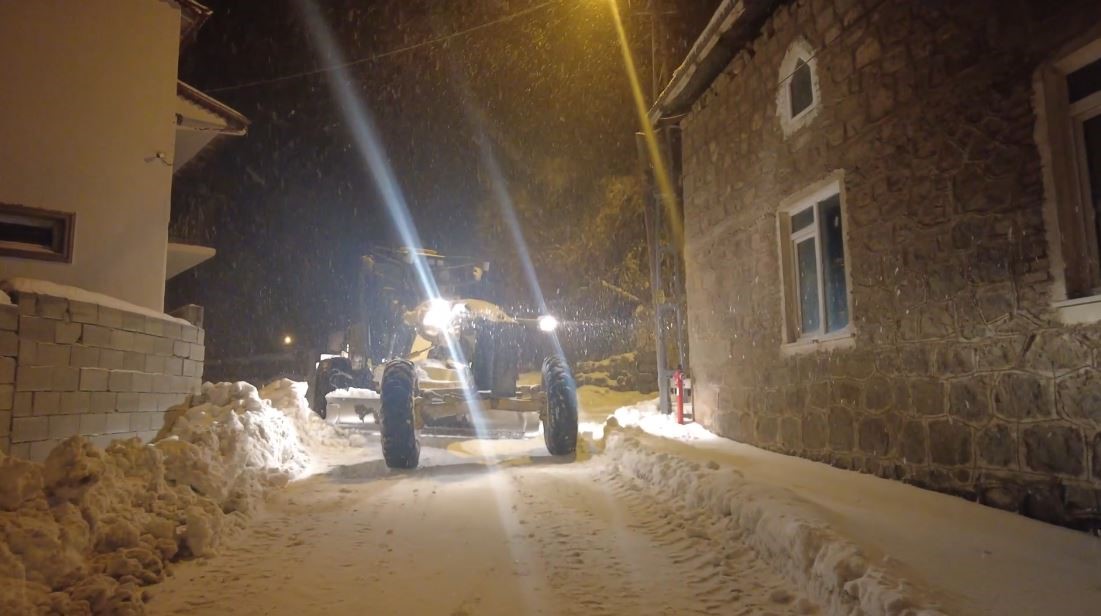 Köyde rahatsızlanan kadın için ekipler seferber oldu 7 koyde rahatsizlanan kadin icin ekipler seferber oldu 3 PKwjVHVB