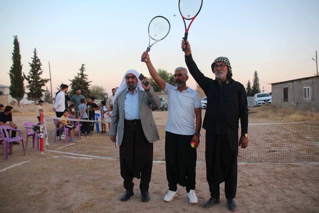Köylülerin toprak kortta tenis keyfi 4 koylulerin toprak kortta tenis keyfi 0 Rd3ReLMg