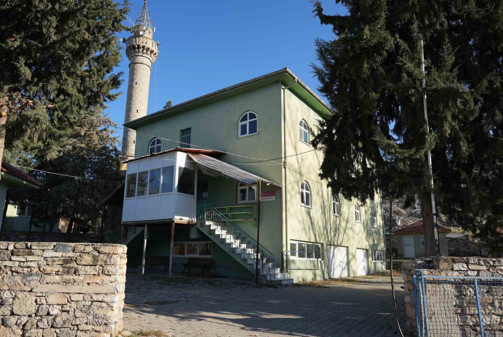 koyun tek camisinin bir kismi ve avlusu icradan satiliga cikarildi 4 OnGQcsYN
