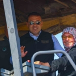 koyunun-sicak-asfaltini-73-yasindaki-emine-teyze-doktu-fnVX3YSO.jpg