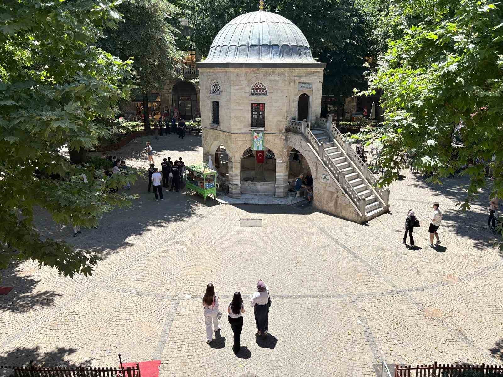 kozahanda masa ve sandalyeler yeniden toplatildi 0 qBYR22hy