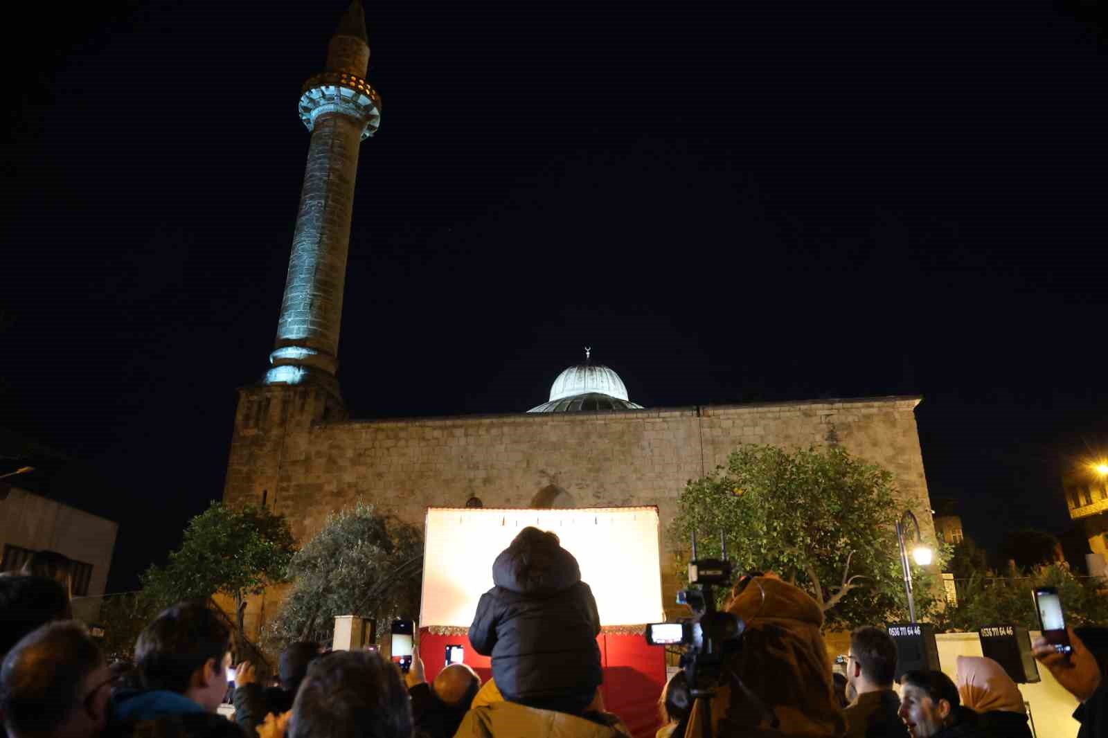 Kozan Kalesi’nden atılan topla tarihi çarşıda Ramazan coşkusu yaşandı 14 kozan kalesinden atilan topla tarihi carsida ramazan coskusu yasandi 10 URzRimFW
