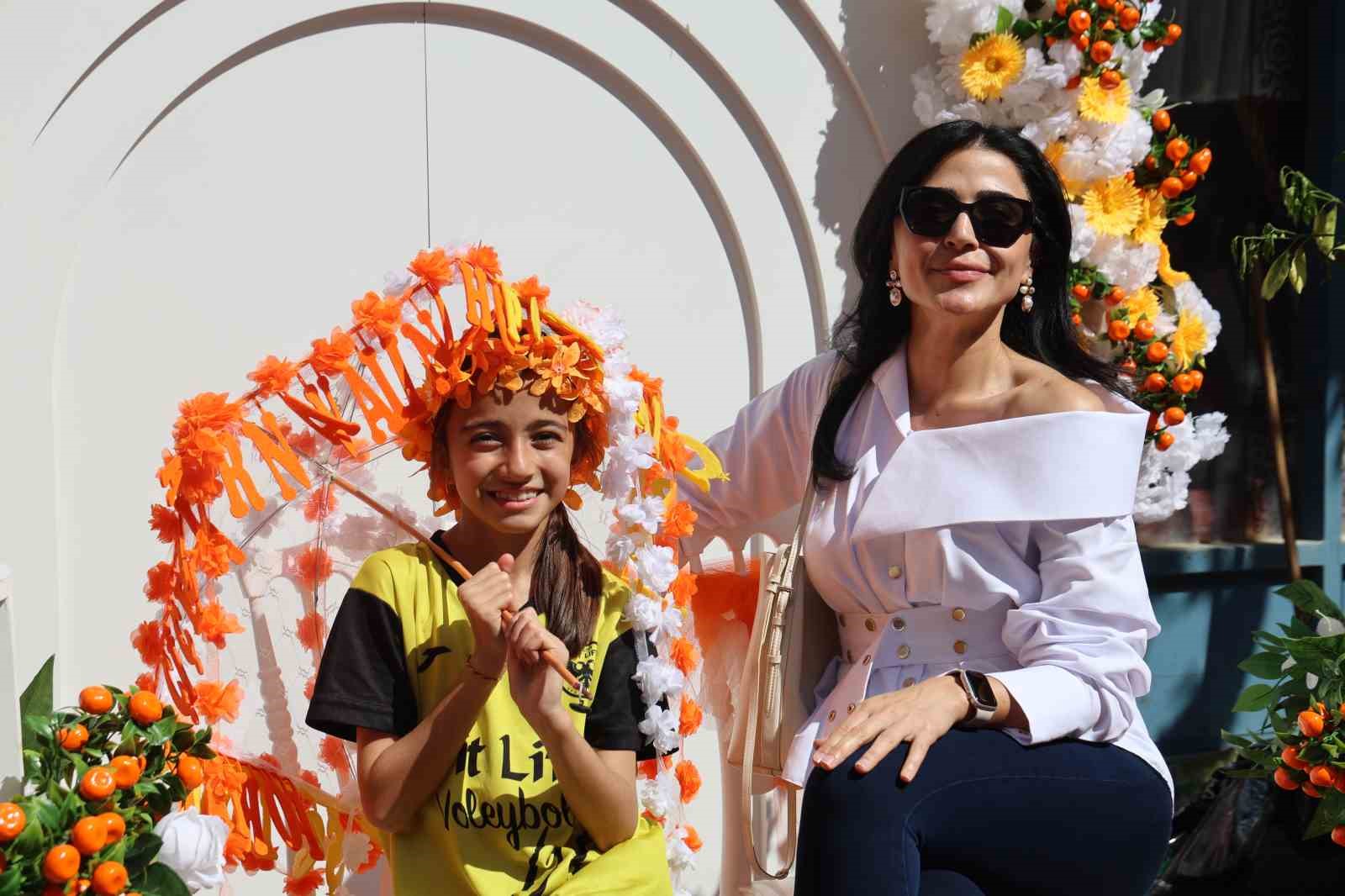 Kozan Portakal Çiçeği Festivali renkli görüntülere başladı 7 kozan portakal cicegi festivali renkli goruntulere basladi 3 CA6yqG6z