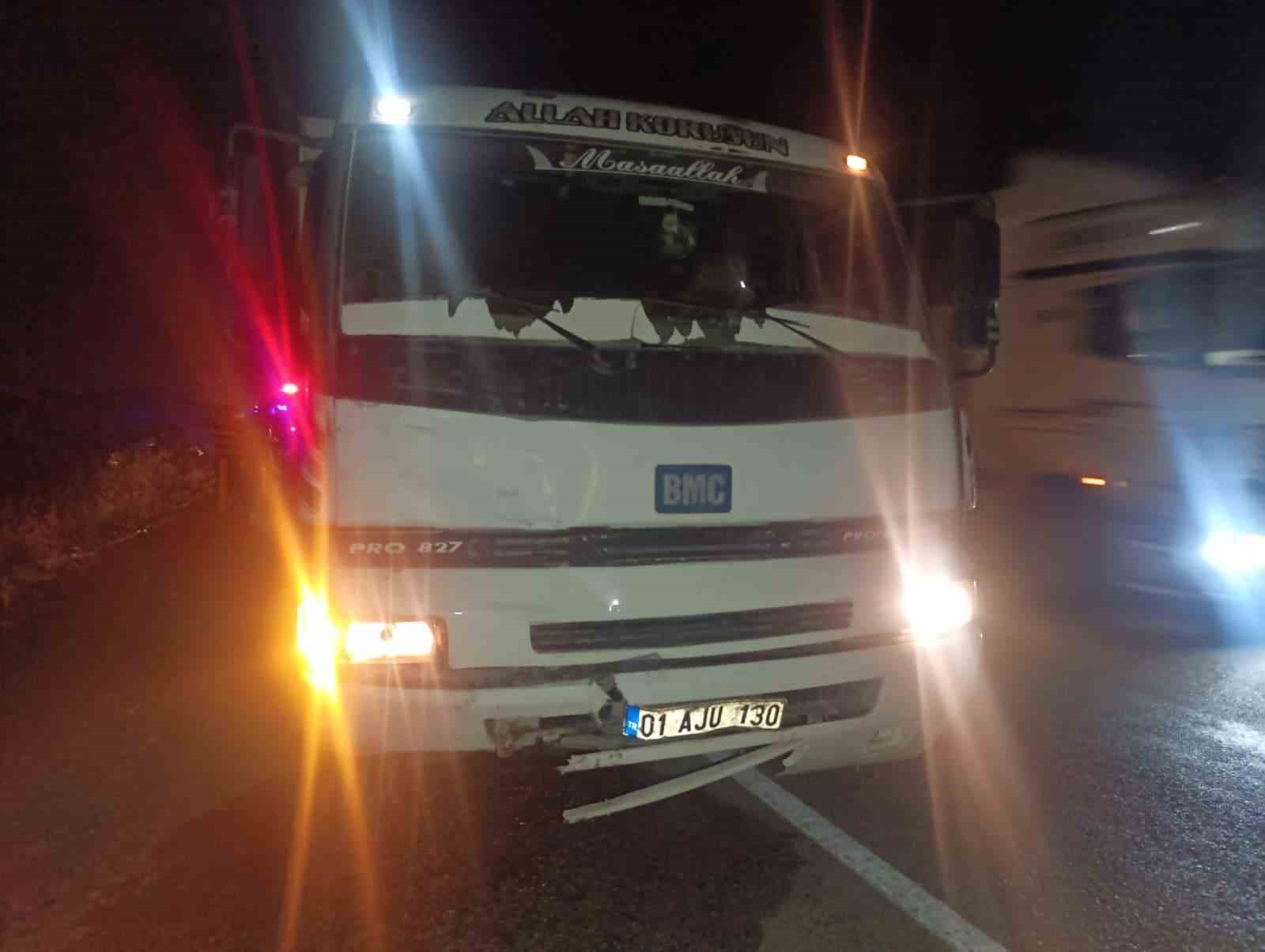 kozanda 3 aracli zircirleme kaza 2 kisi yaralandi 5 ZkIsQPdr