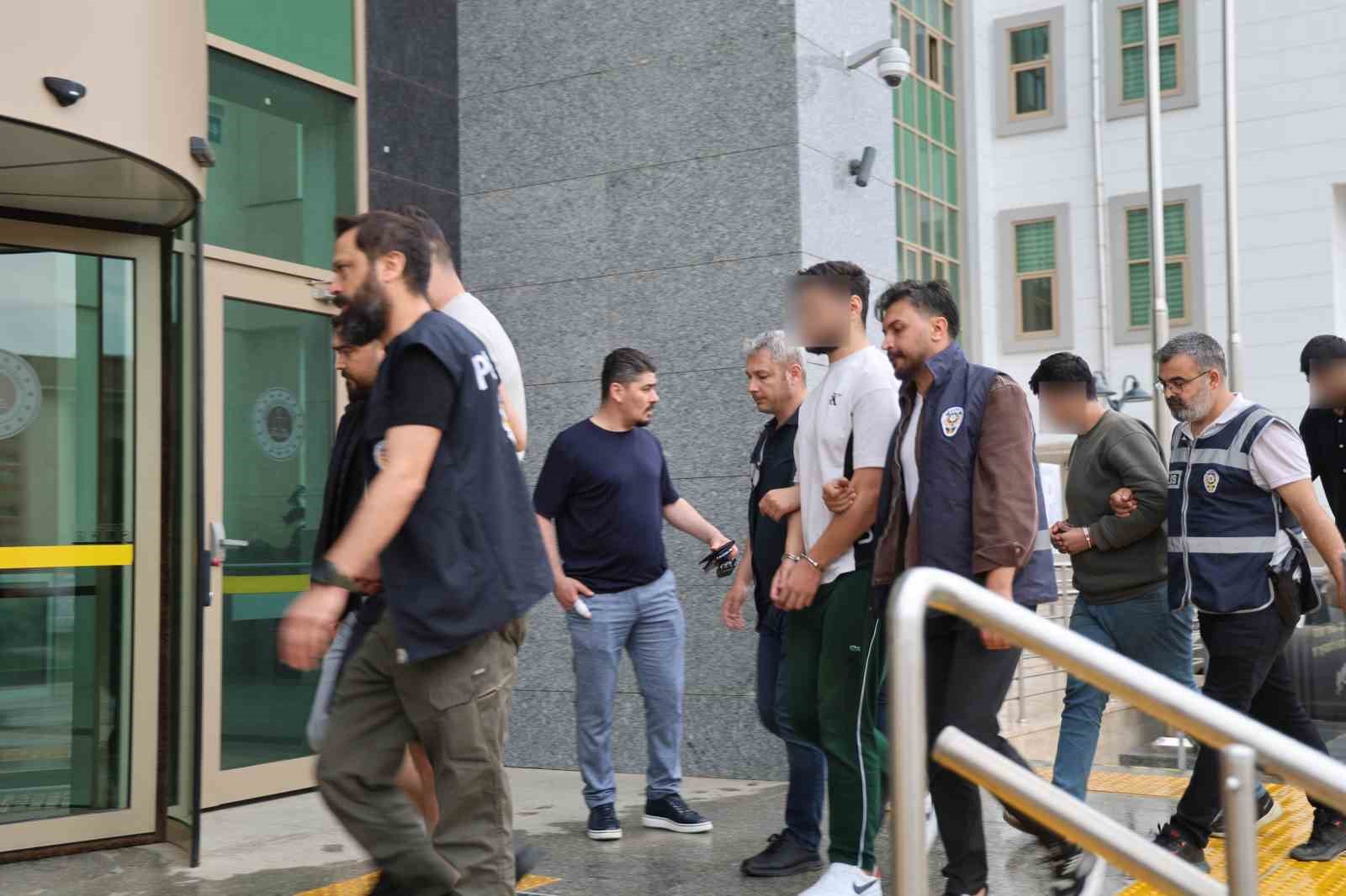 kozanda 5 cinayet suphelisi adliyeye sevk edildi 2 5JcFusqI