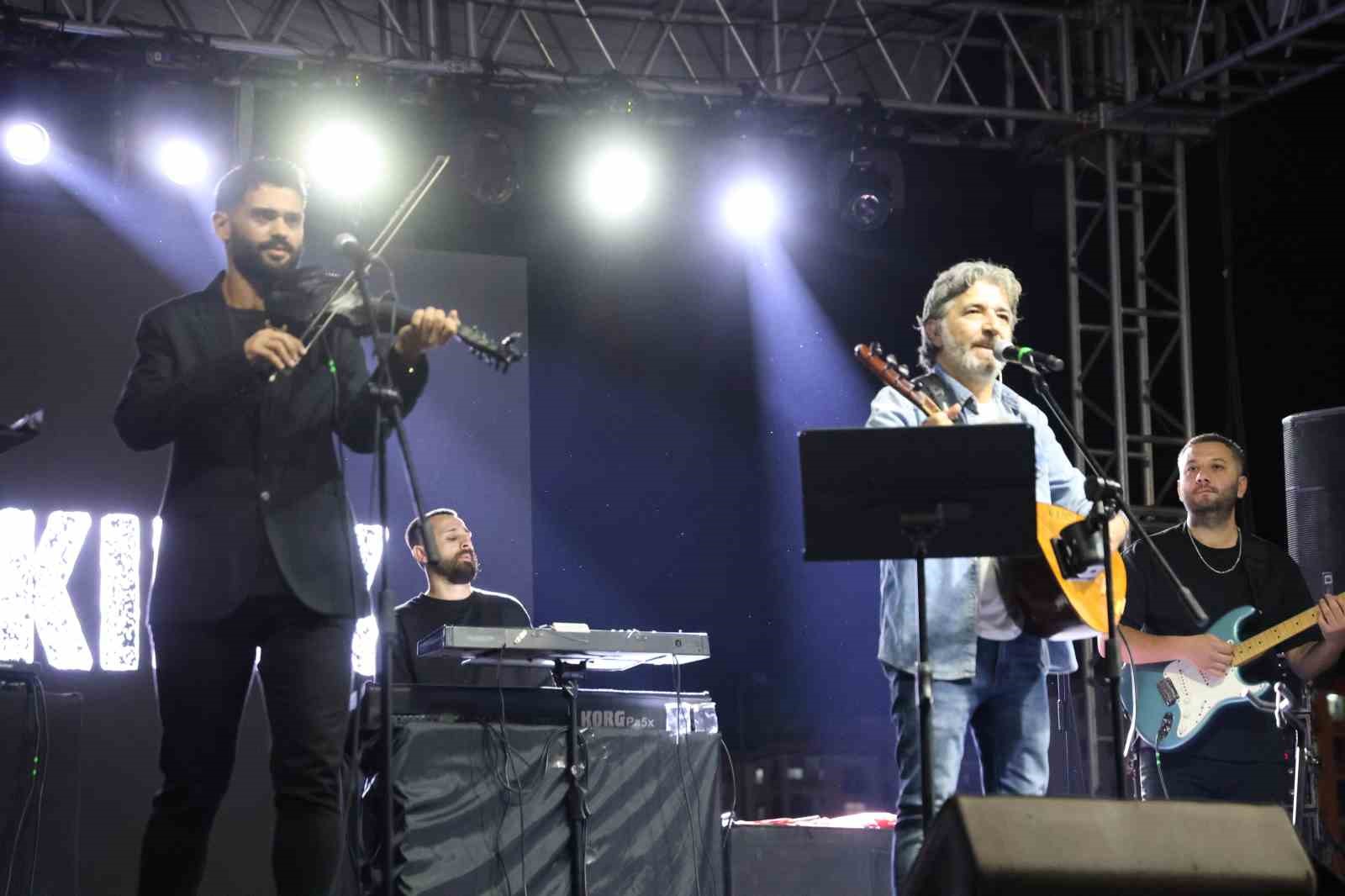 kozanda ali kinik konser verdi 2 GuanRyJq