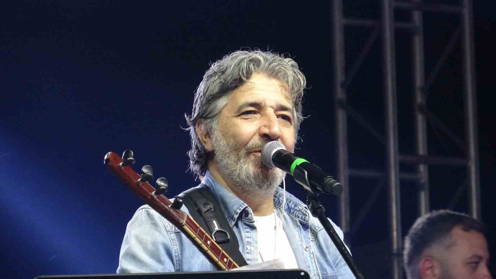 kozanda ali kinik konser verdi 3 5QlT54AS