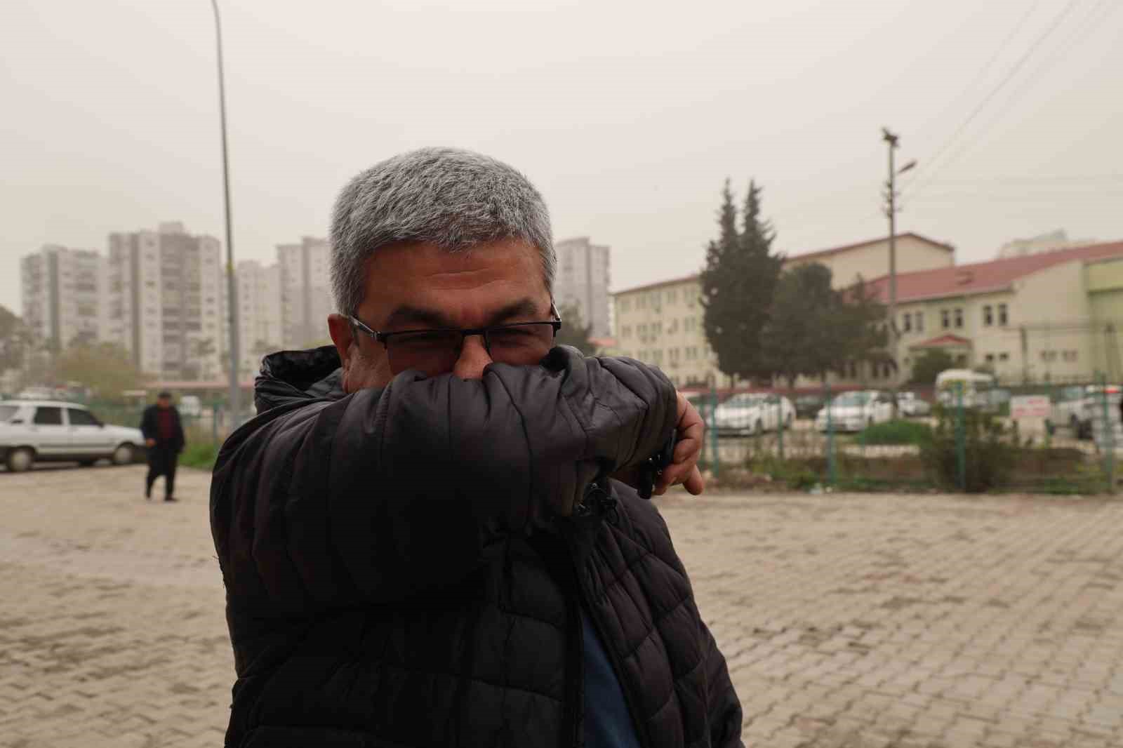 kozanda col tozu etkili oldu saganakla birlikte camur yagdi 3 Fyr7jSeq