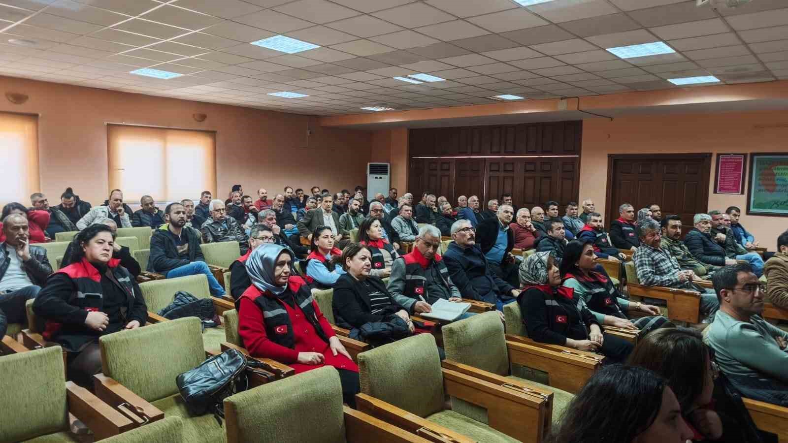kozanda hurma ureticilerine kapsamli egitim 0 1LarTKkD