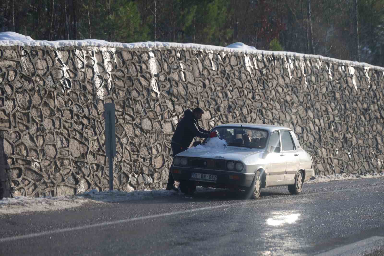 kozanda kar keyfi kardan adama sucuk ekmek ve salgam ikram ettiler 11 OnYhHU95