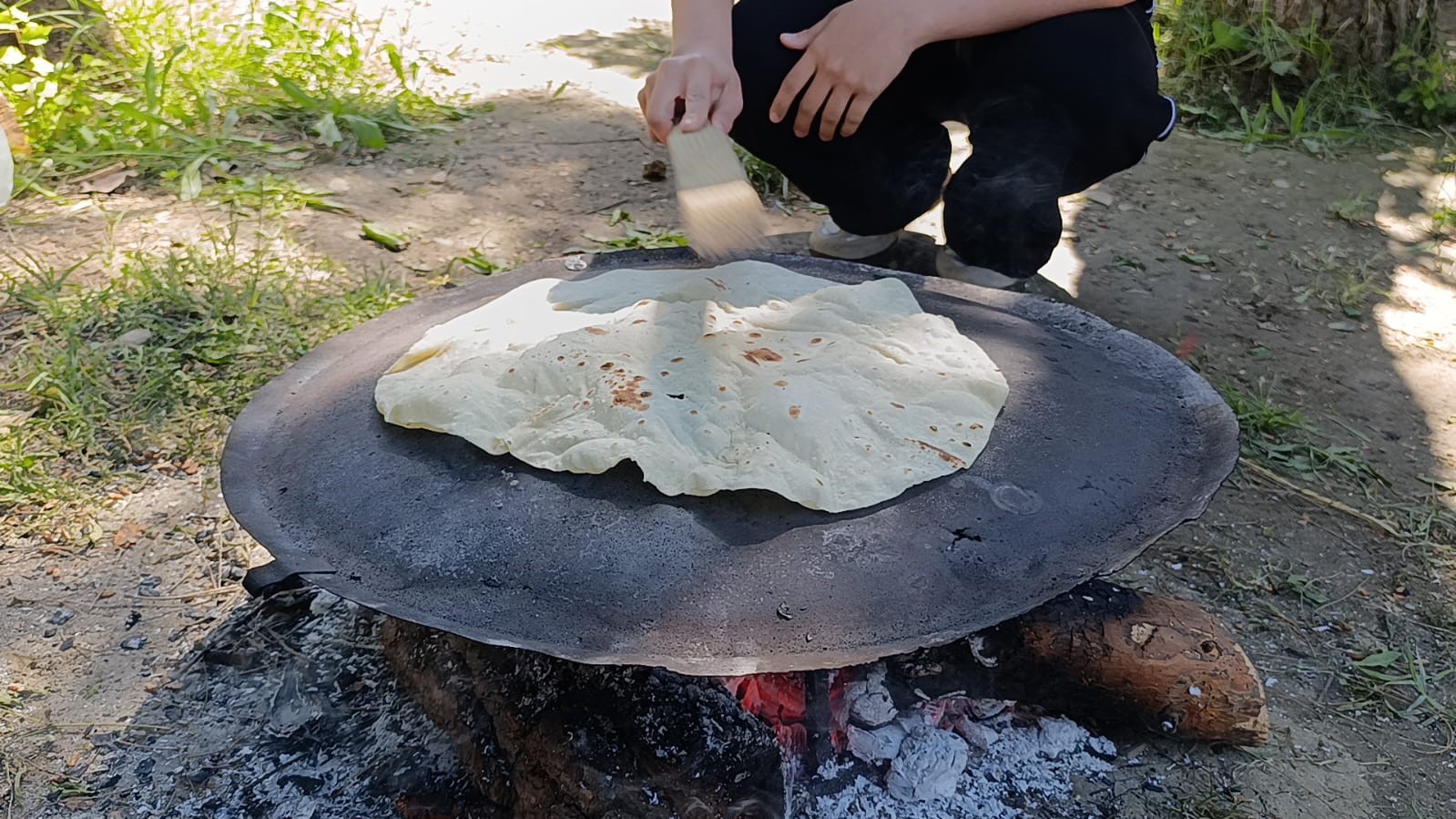 kozanda ogrenciler bahar senliginde salvar giyip adana sikmasi pisirdi 4