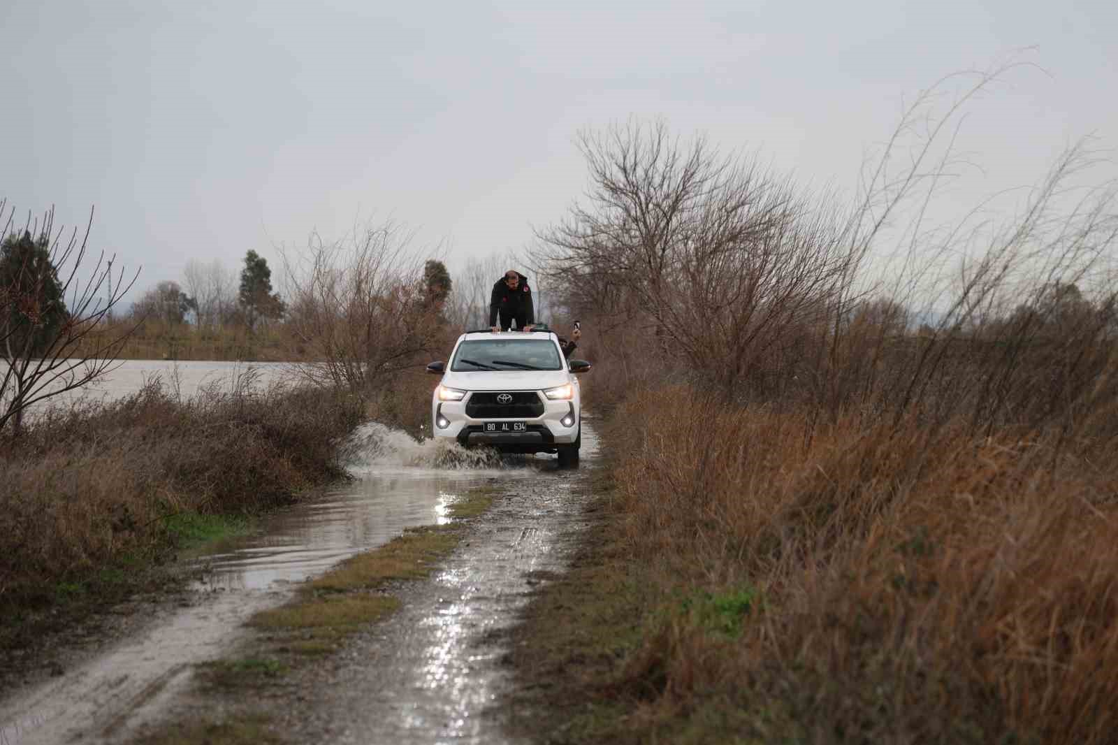 kozanda saganak taskinlara yol acti 1
